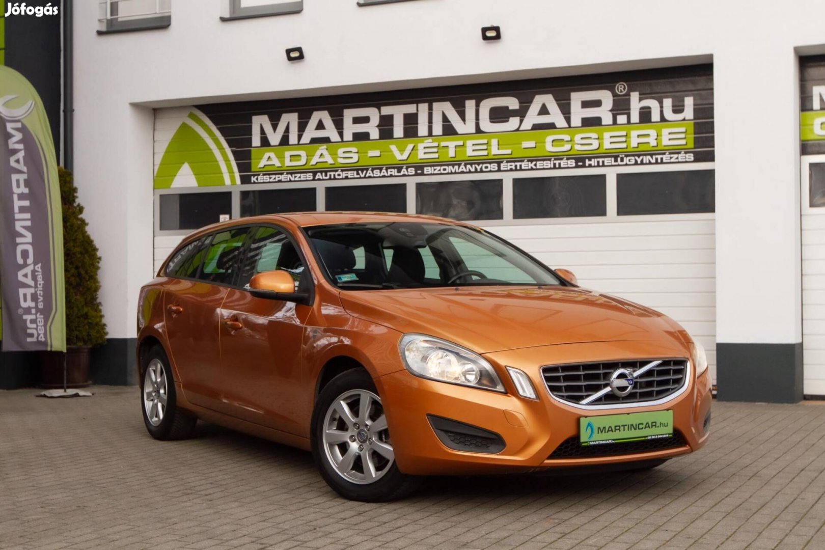 Volvo V60 1.6 [T3] Kinetic Vibrant Copper Metal...